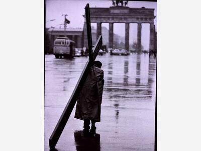 End of Controls at Berlin Wall Begin 11/9/1989